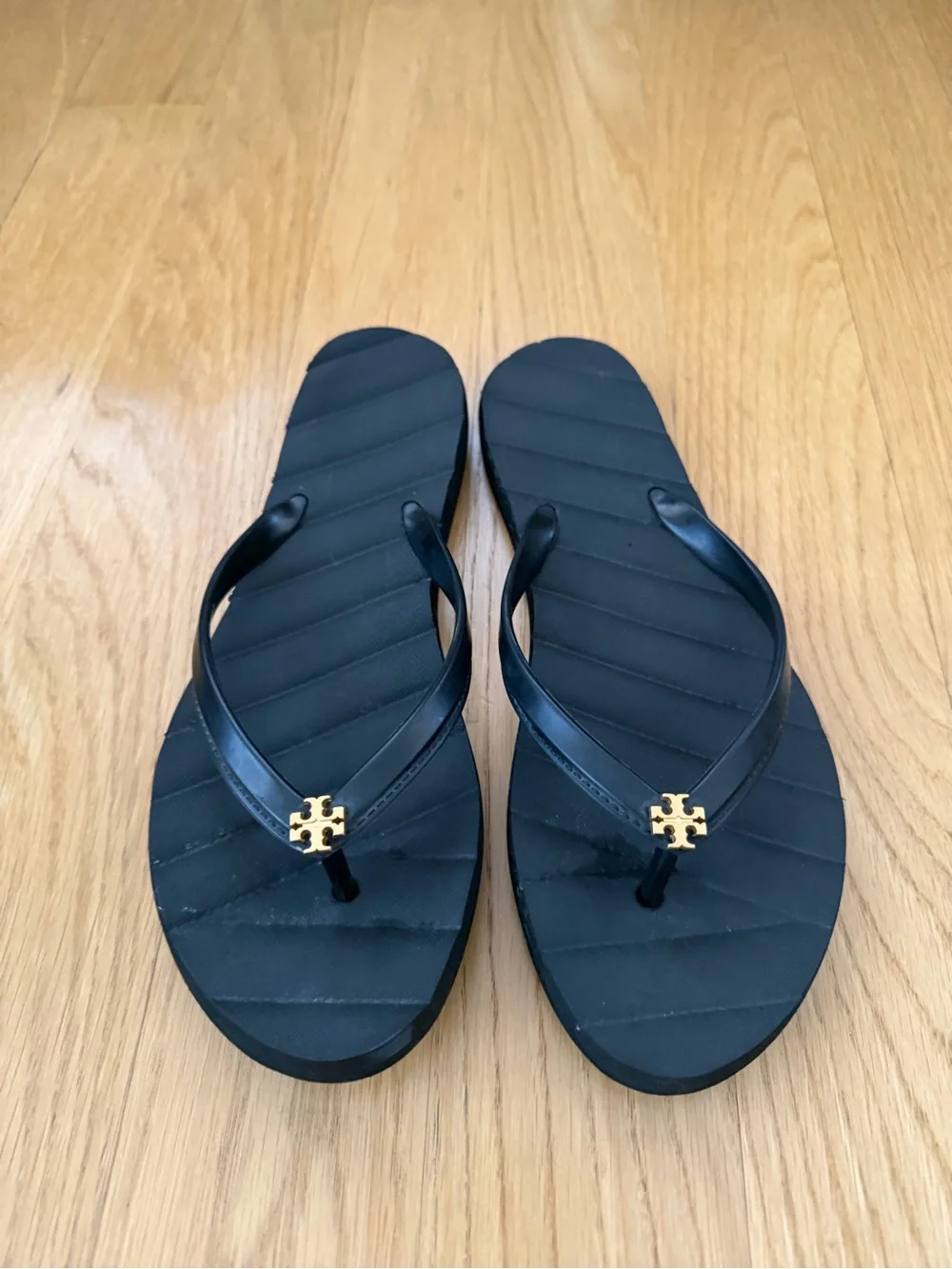 Tory Burch Black Flip Flop Sandals with Gold Logo - Picture 4 of 5